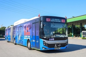 otobus-ve-tramvaylar-19-mayisa-ozel-giydirildi.jpg