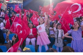 ozlem-duyulan-19-mayis-kutlamalari-kecioreni-costurdu.jpg