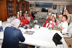 raykhon-dans-grubundan-baskan-topalogluna-ziyaret.jpg