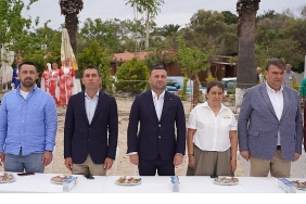 seferihisarda-turizm-ve-cevre-senligi-renkli-goruntulere-sahne-oldu.jpg