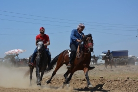torbalida-rahvan-at-yarisi-heyecani-yasanacak.jpg