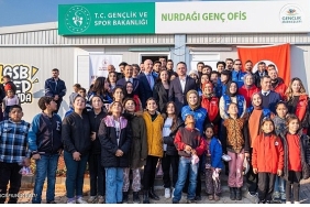 unicef-ve-netflix-guc-birligiyle-kurulan-genc-alan-deprem-bolgesindeki-genclere-umut-olmaya-devam-ediyor.jpg