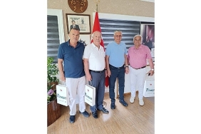 zonguldak-kiz-ilkogretmen-okulu-mezunlarindan-baskan-topalogluna-ziyaret.jpg