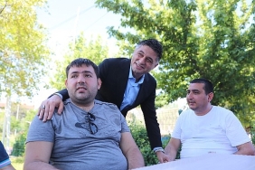 aliagada-protokol-ve-vatandaslar-bayramlasti.jpg