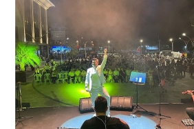 baskan-cercioglundan-muzik-dolu-yaz-aksamlari.jpg