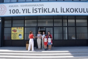 baskandan-miniklere-ilceyi-tanitan-karne-hediyesi.jpg