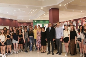 egeli-grafik-tasarim-ogrencilerinden-yil-sonu-sergisi.jpg