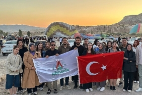 finallerin-bitimiyle-universite-ogrencilerine-balon-seyri-etkinligi.jpg