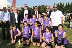 osmangazide-kiz-cocuklari-icin-mini-voleybol-senligi.jpg