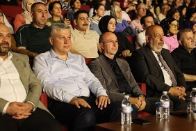 selcuklu-sanat-akademisi-ferdi-tayfuru-sarkilariyla-yad-etti.jpg