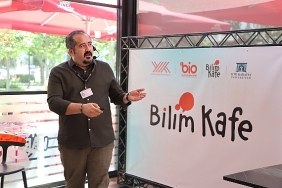 yapay-zekanin-gunumuze-ve-gelecege-etkisi-kto-karatay-universitesi-bilim-kafe-etkinliginde-ele-alindi.jpg