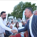 baskan-buyukakin-kazani-acti-ilk-helvalari-dagitti.jpg