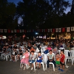 bornovada-acik-hava-sinemasiyla-gulmeye-devam.jpg