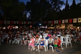 bornovada-acik-hava-sinemasiyla-gulmeye-devam.jpg
