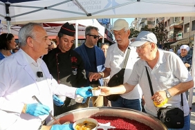 kucukcekmece-belediyesinden-binlerce-kisiye-asure-ikrami.jpg
