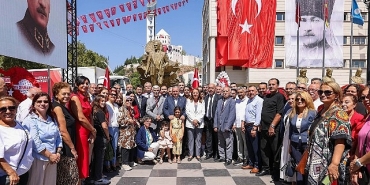 30-agustos-zafer-bayrami-kutlamalari-celenk-sunumu-ile-basladi.jpg