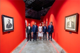 ataturk-ve-refik-anadol-sergileri-izmirliler-ile-bulusuyor.jpg