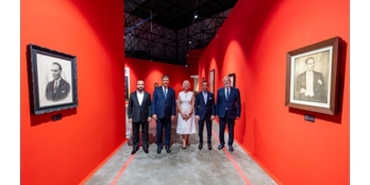 ataturk-ve-refik-anadol-sergileri-izmirliler-ile-bulusuyor.jpg