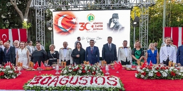 baskan-tugay-30-agustos-zafer-bayrami-resepsiyonuna-katildi.jpg
