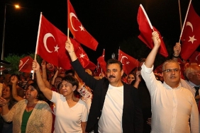 dikilide-30-agustos-zafer-bayrami-coskusu.jpg