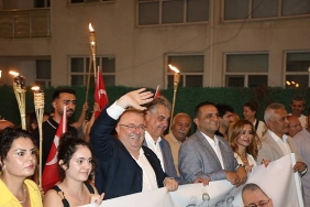 edremitte-zafer-bayrami-coskusu.jpg