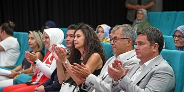 engelli-bireylerden-osmangazide-30-agustos-zafer-bayrami-kutlamasi.jpg