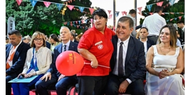 izmir-enternasyonal-fuarina-ilk-gununde-buyuk-ilgi.jpg