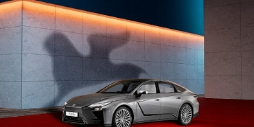 lexus-sinema-dunyasiyla-ortak-vizyonunu-82-venedik-film-festivalinde-paylasiyor.jpg