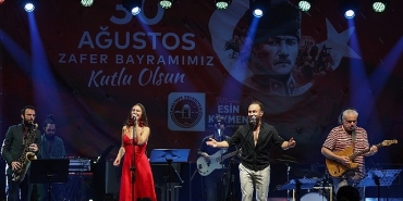 maltepede-30-agustos-coskusu.jpg