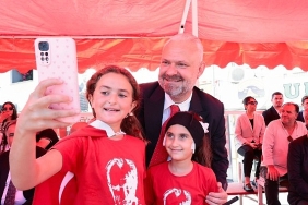 menemende-zafer-bayrami-coskusu-yasandi.jpg