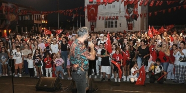 mudanya-30-agustosun-direnis-ruhunu-meydanlara-tasidi.jpg