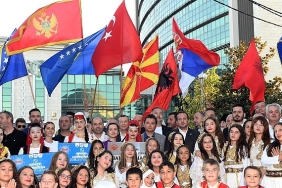 osmangazide-uluslararasi-balkan-festivali-renkli-goruntulerle-start-aldi.jpg