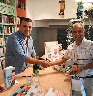saffet-yenigun-yeni-kitabini-okuyucuyla-bulusturdu.jpg