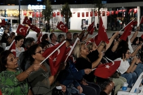 zafer-mesalesi-milli-irade-meydaninda-yakildi.jpg