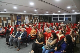 ayvalikin-15-eylul-kurtulusunun-103uncu-yili-kente-yakisir-bir-atmosferde-kutlandi.jpg