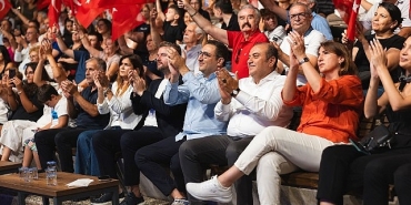balcovalilar-sevcan-orhanla-costu.jpg