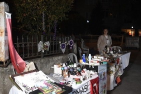 bu-sokakta-eglence-ve-alisveris-bir-arada.jpg