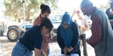 buyuksehirden-yanan-koylere-40-tonluk-yem-destegi.jpg