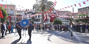 cesme-belediyesinden-gaziler-gununde-anlamli-hediye.jpg