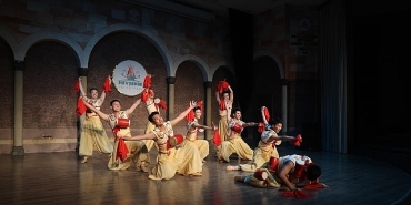 cin-kulturu-dans-esliginde-sanatseverlerle-bulustu.jpg