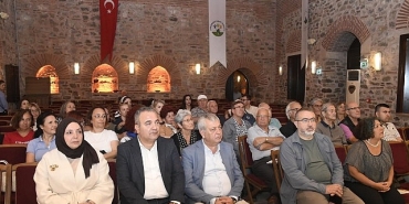 dil-bayraminin-93uncu-yil-donumu-osmangazide-kutlandi.jpg