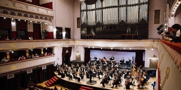 george-enescu-festivaline-davet-edilen-ilk-turk-orkestrasi-idso-alkislarla-yurda-dondu.jpg
