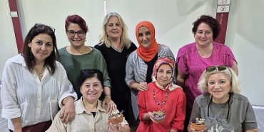 golcukte-kadinlar-kendi-mumlarini-tasarladi.jpg