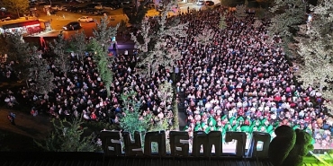 kitap-fuarinin-ruhu-gece-sinemasi-ile-ormanyada.jpg