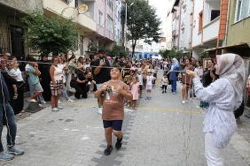 kucukcekmecede-binlerce-cocuk-sokakta-oyun-var-ile-yaz-tatilinin-tadini-cikartti.jpg