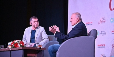 murathan-mungan-manisada-sanatseverlerle-bulustu.jpg