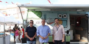 nilufer-belediyesi-gezici-kutuphane-7-mudanya-kitap-fuarinda.jpg