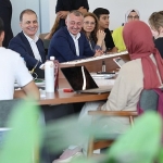 omer-celik-tazeye-gitti-milli-iradeyi-cok-begendi.jpg