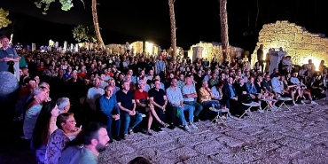 phaselis-festivalinde-samida-sahne-aldi.jpg