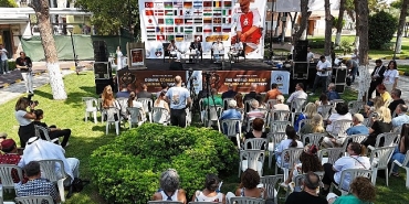 uluslararasi-menemen-comlek-festivaline-gorkemli-acilis.jpg